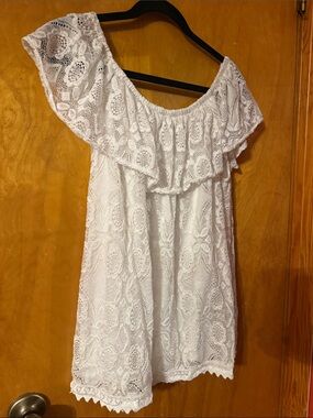 Lauren Michelle White Lace Ruffle Off-Shoulder Tunic